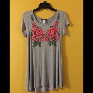 T-shirt mini dress. Embroidered flowers sz medium.